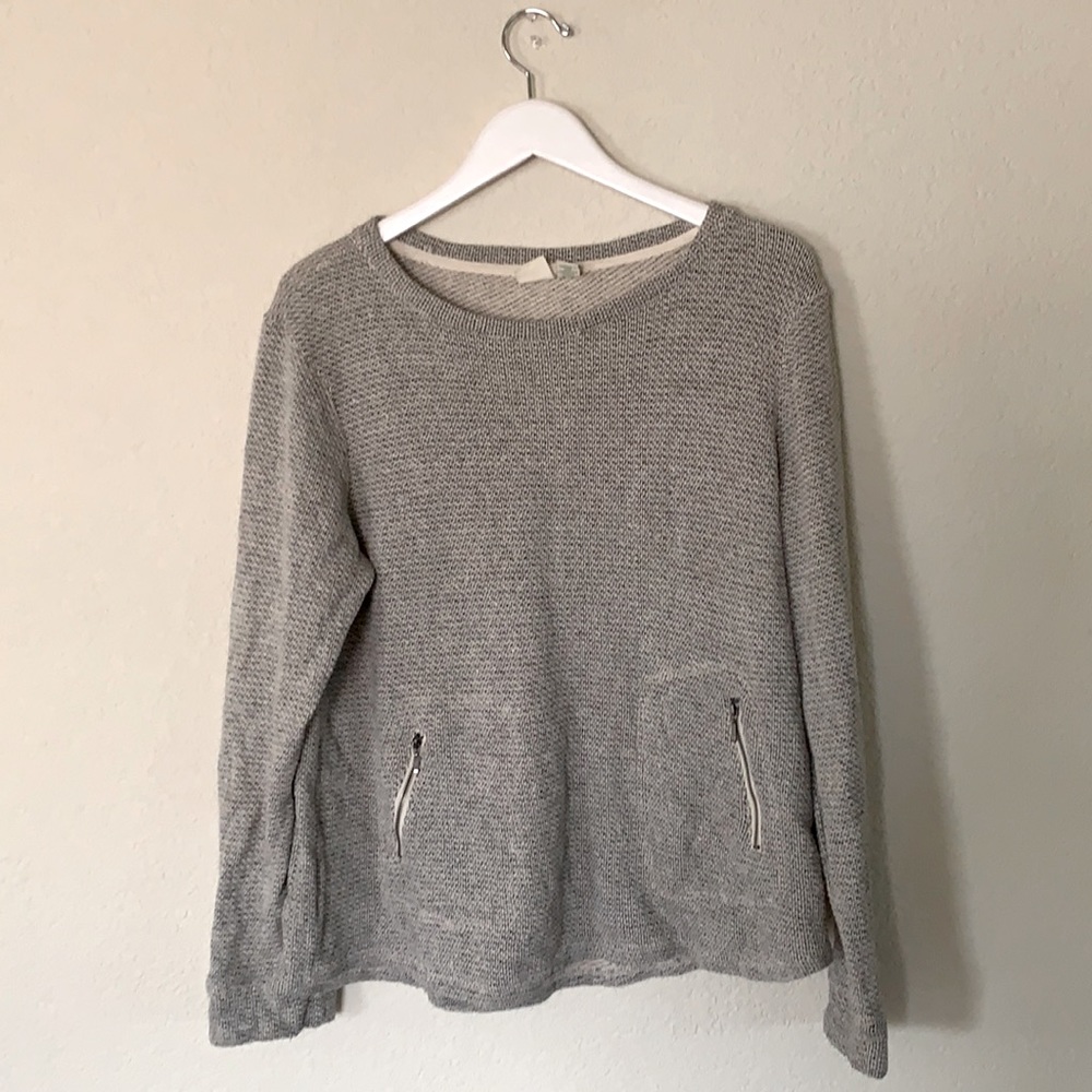 Lucy & Laurel Crew Neck Pull Over